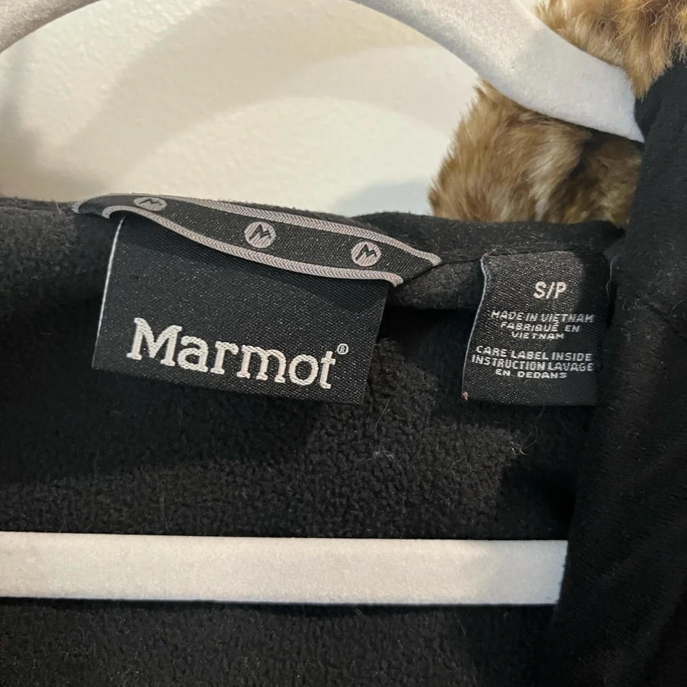 Marmot Furlong Soft shell Faux Fur Trimmed Hooded Vest Sz S Black Fleece Lined - Picture 12 of 14
